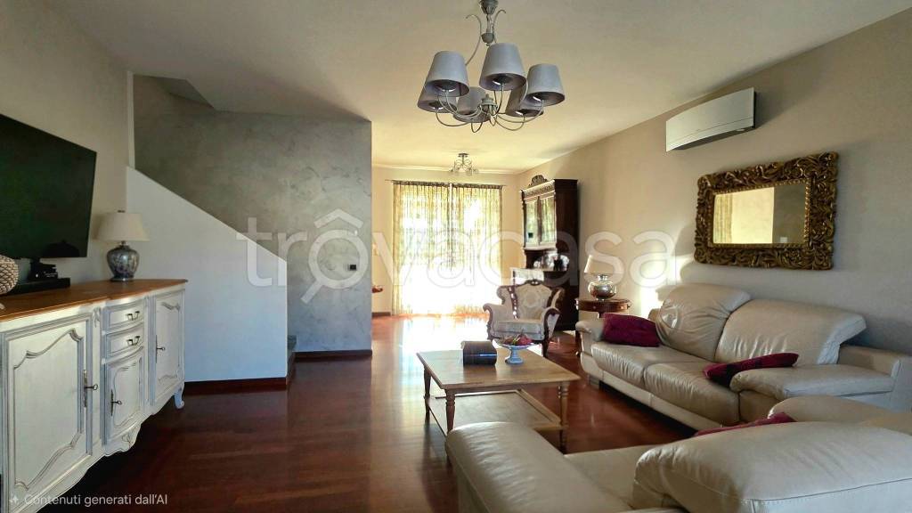 casa indipendente in vendita a Cassinetta di Lugagnano