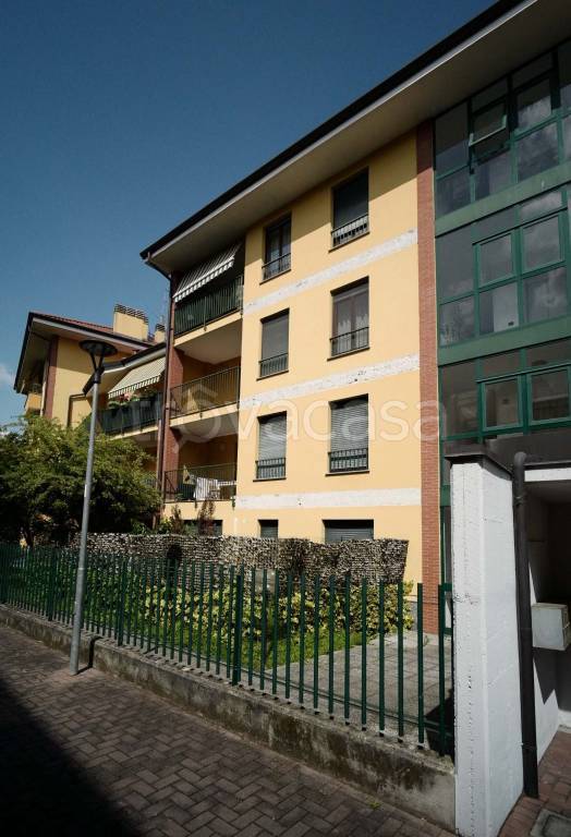 appartamento in vendita a Castano Primo