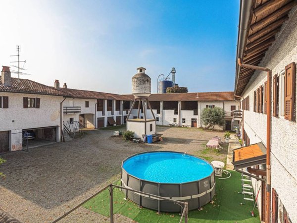 intera palazzina in vendita a Castano Primo