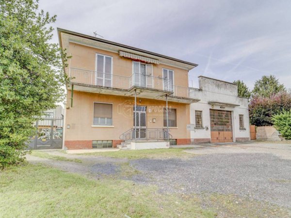 casa indipendente in vendita a Castano Primo