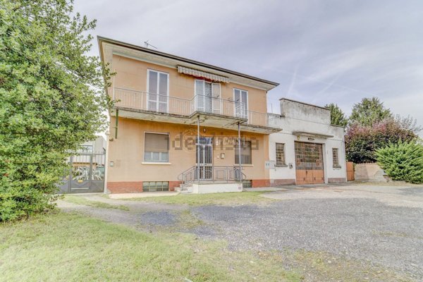 casa indipendente in vendita a Castano Primo