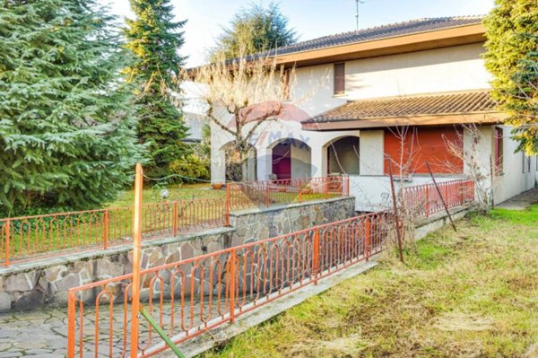 casa indipendente in vendita a Castano Primo