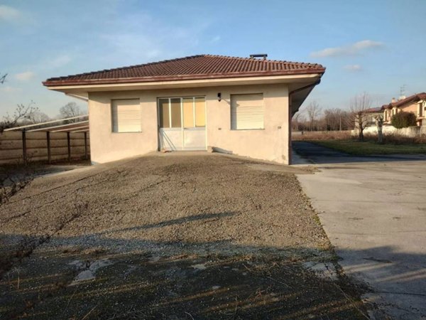 capannone in vendita a Castano Primo