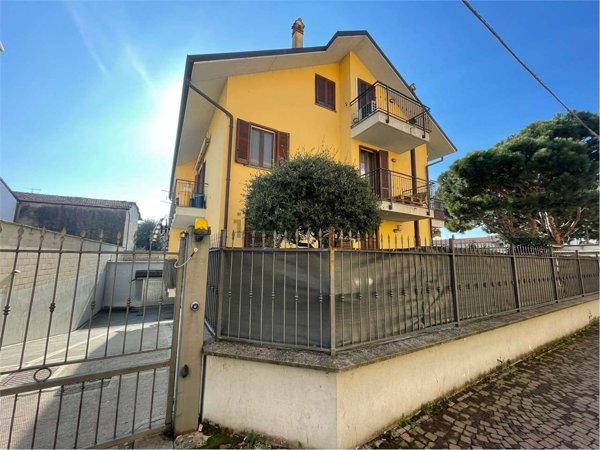 appartamento in vendita a Castano Primo