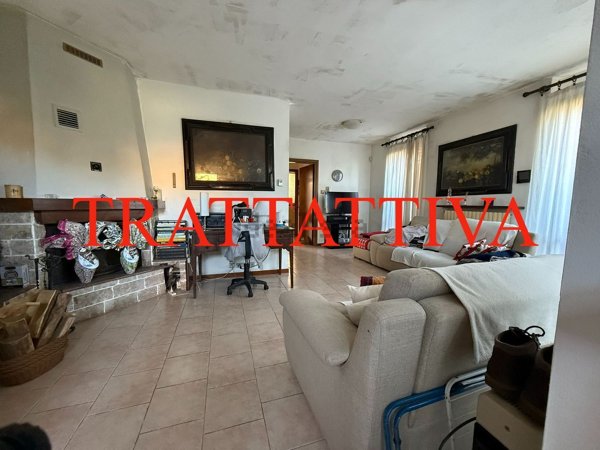 casa indipendente in vendita a Castano Primo