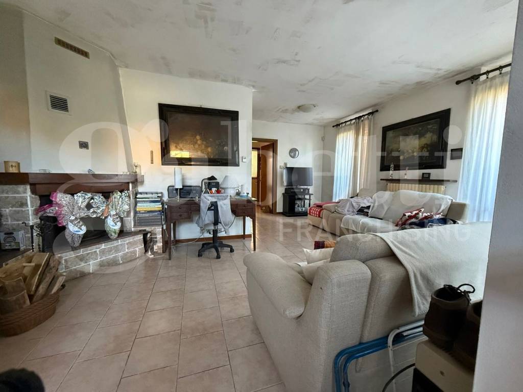 casa indipendente in vendita a Castano Primo