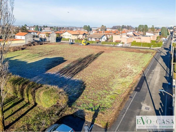 terreno edificabile in vendita a Castano Primo