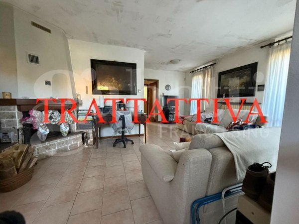casa indipendente in vendita a Castano Primo