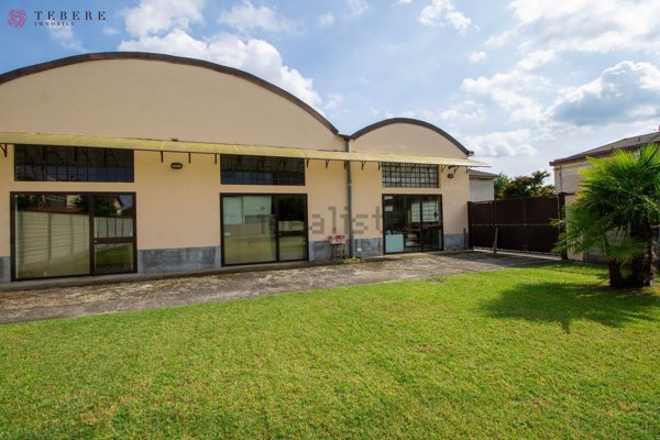 ufficio in vendita a Castano Primo