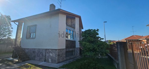 casa indipendente in vendita a Castano Primo