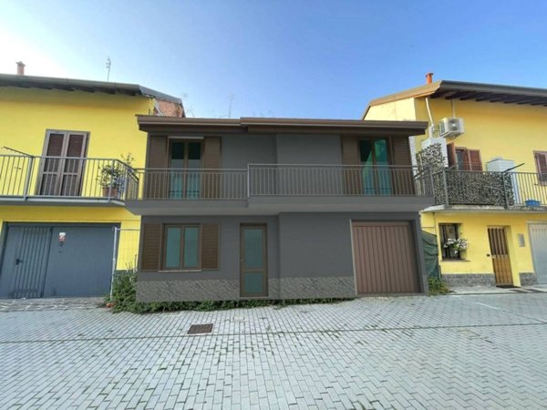 casa indipendente in vendita a Castano Primo