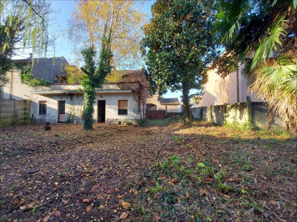 casa indipendente in vendita a Castano Primo