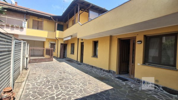 casa indipendente in vendita a Castano Primo