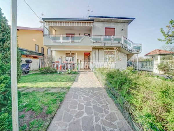 appartamento in vendita a Castano Primo