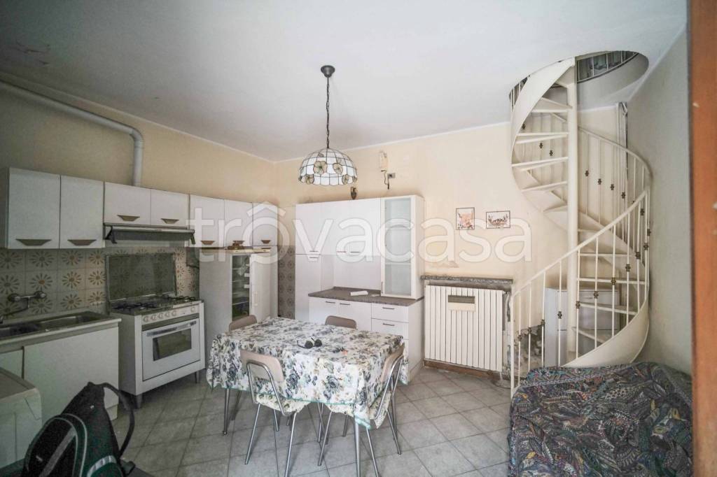 casa indipendente in vendita a Castano Primo