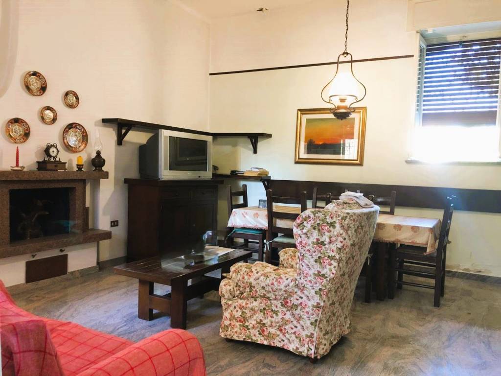 casa indipendente in vendita a Castano Primo