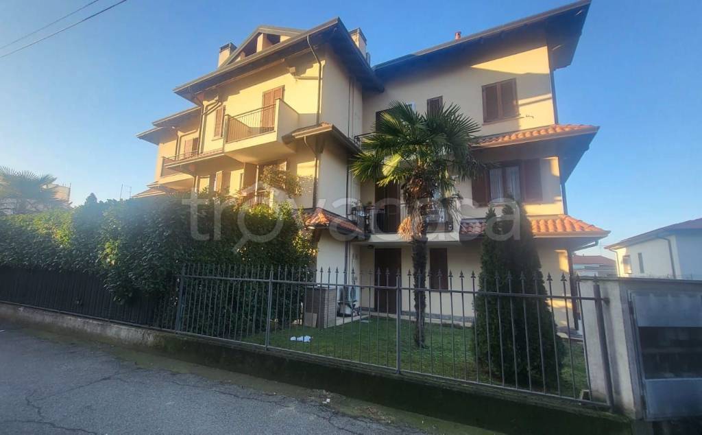 appartamento in vendita a Castano Primo