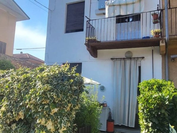 casa indipendente in vendita a Castano Primo