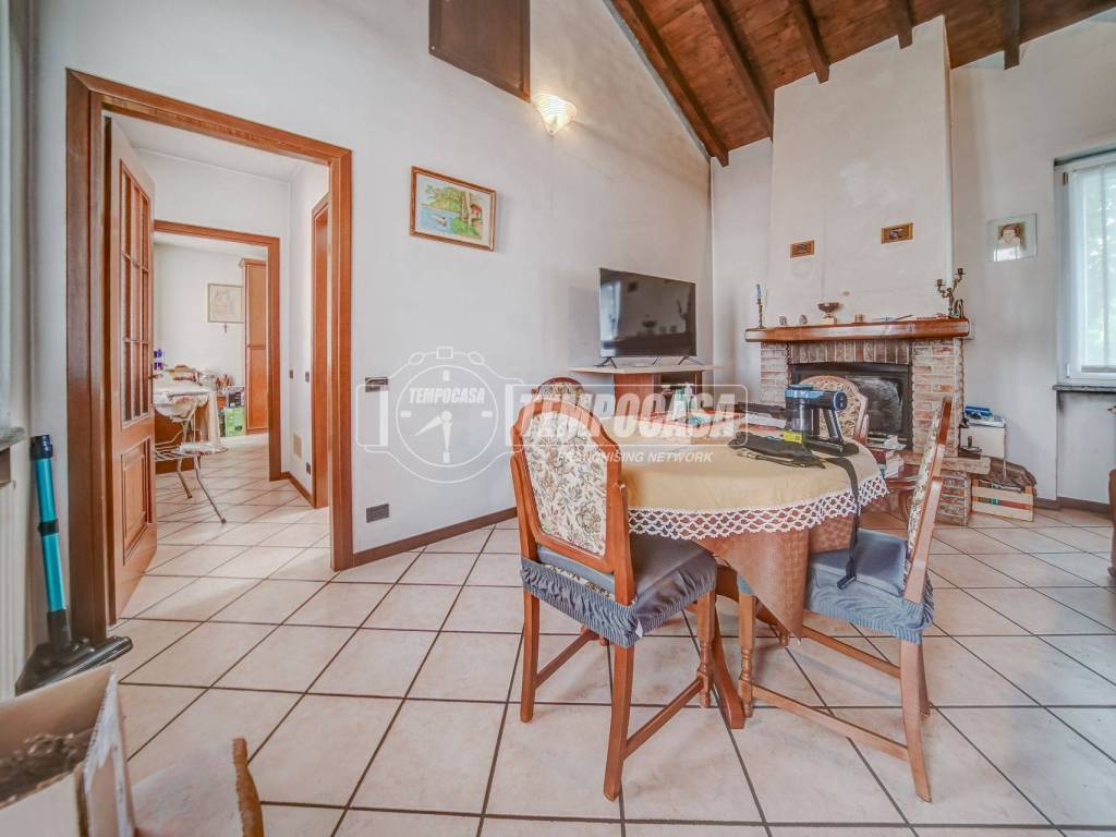 casa indipendente in vendita a Castano Primo