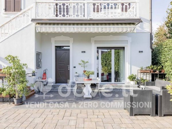 casa indipendente in vendita a Castano Primo