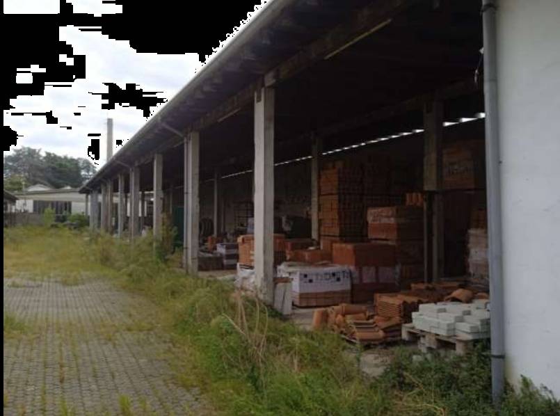 locale di sgombero in vendita a Castano Primo