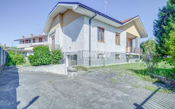 casa indipendente in vendita a Castano Primo