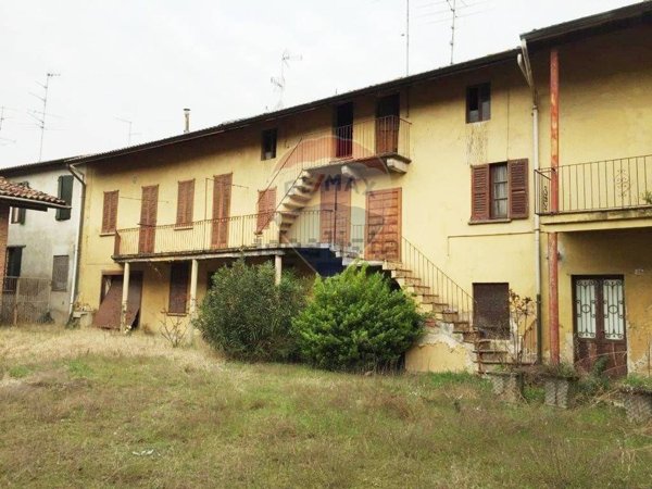 casale in vendita a Castano Primo