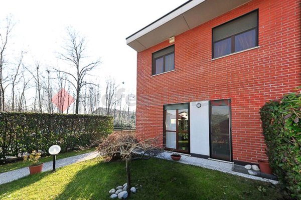casa indipendente in vendita a Castano Primo