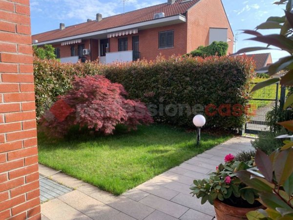 casa indipendente in vendita a Castano Primo