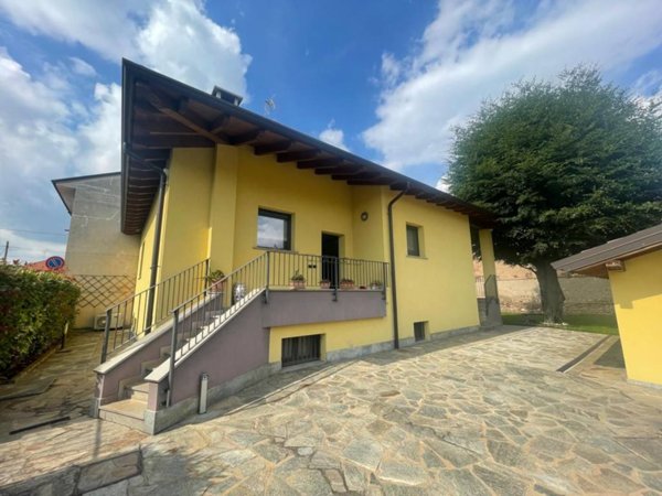 casa indipendente in vendita a Castano Primo