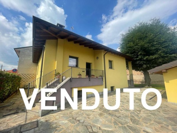casa indipendente in vendita a Castano Primo