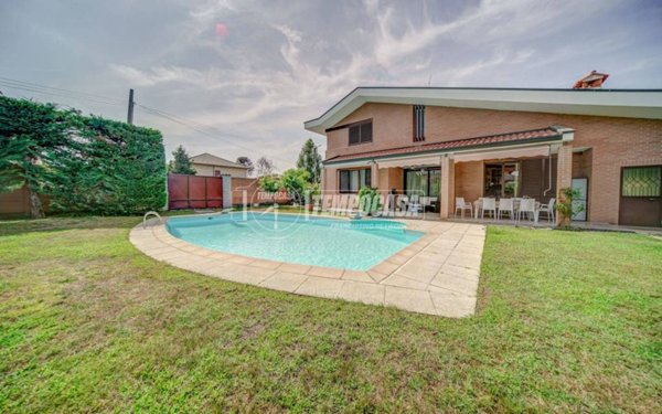 casa indipendente in vendita a Castano Primo