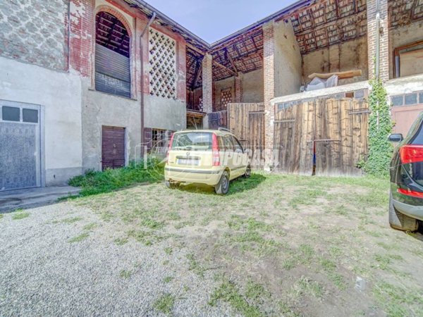 casale in vendita a Castano Primo