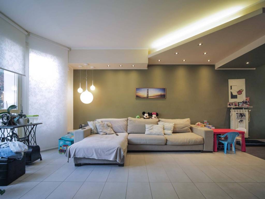 casa indipendente in vendita a Castano Primo