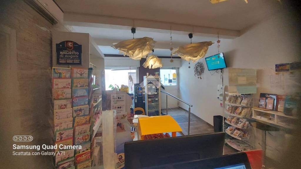 negozio in vendita a Castano Primo