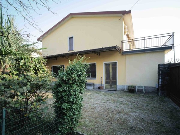 casa indipendente in vendita a Castano Primo