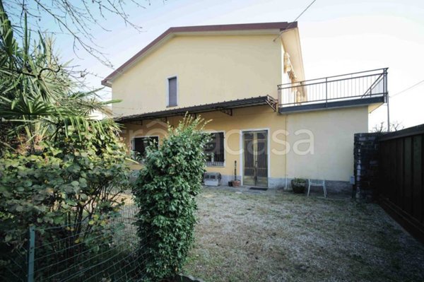 casa indipendente in vendita a Castano Primo