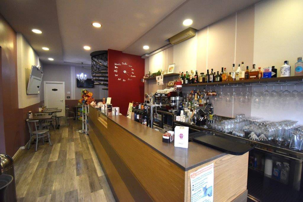 negozio in vendita a Castano Primo