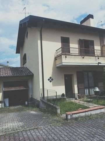 casa indipendente in vendita a Castano Primo