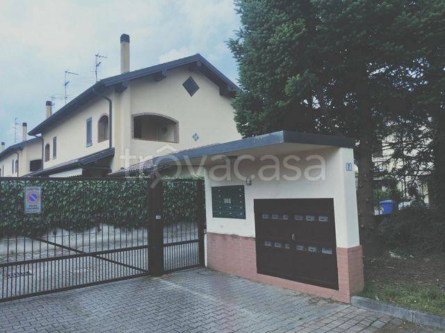 casa indipendente in vendita a Castano Primo