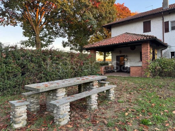 casa indipendente in vendita a Castano Primo