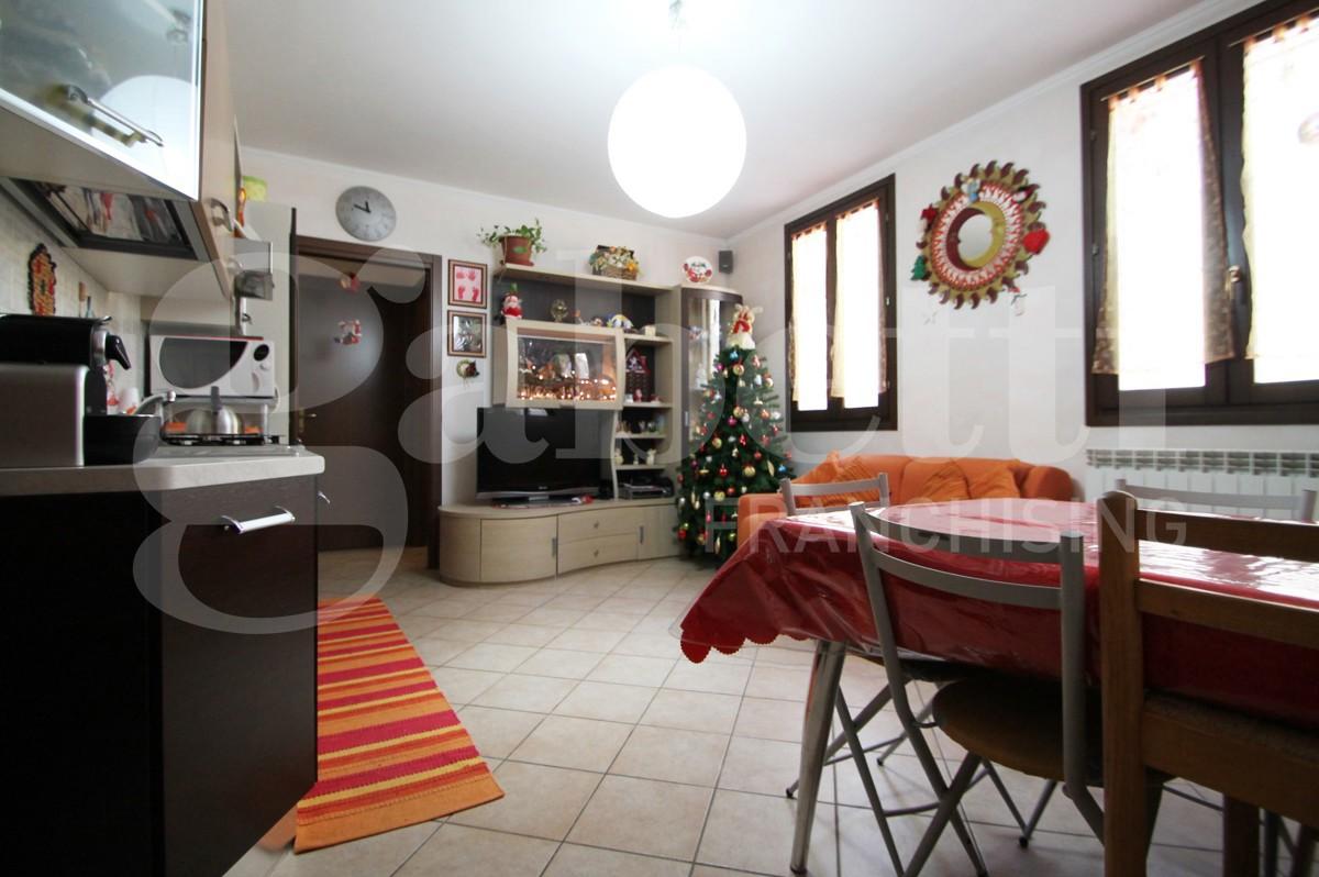 appartamento in vendita a Castano Primo