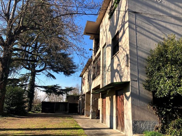 casa indipendente in vendita a Castano Primo