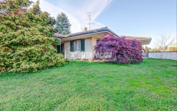 casa indipendente in vendita a Castano Primo