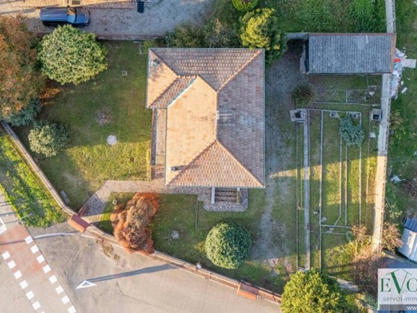 casa indipendente in vendita a Castano Primo