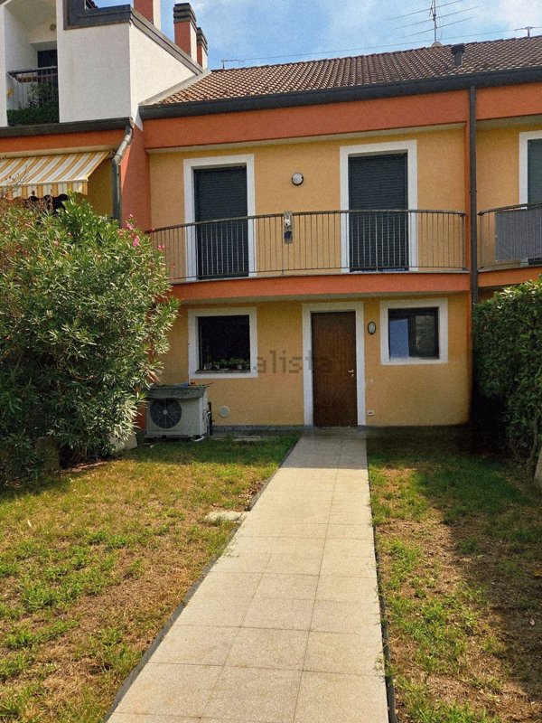 casa indipendente in vendita a Castano Primo