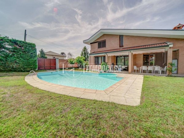 casa indipendente in vendita a Castano Primo