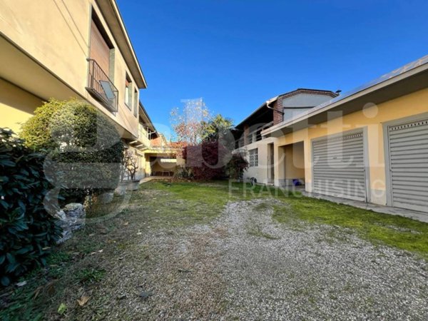 casa indipendente in vendita a Castano Primo