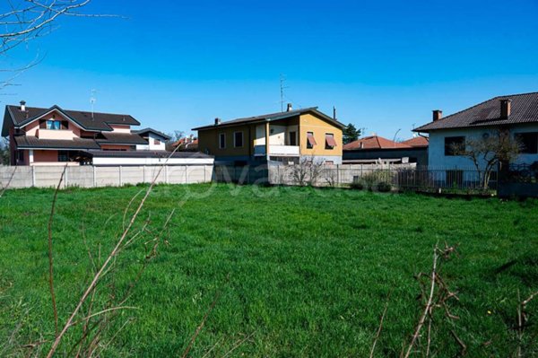 terreno edificabile in vendita a Castano Primo