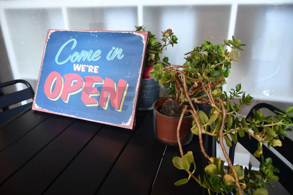 negozio in vendita a Castano Primo